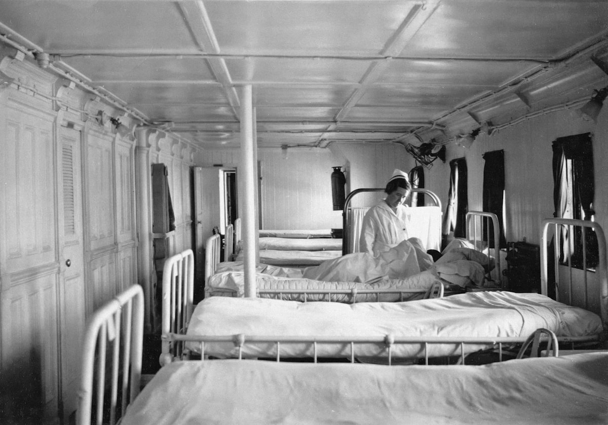14-0066-004 14-0066-004 Ward, USS Mercy (AH-4). [hospital ship]. related to Rent Hospital Bed: A Convenient Solution for Home Care