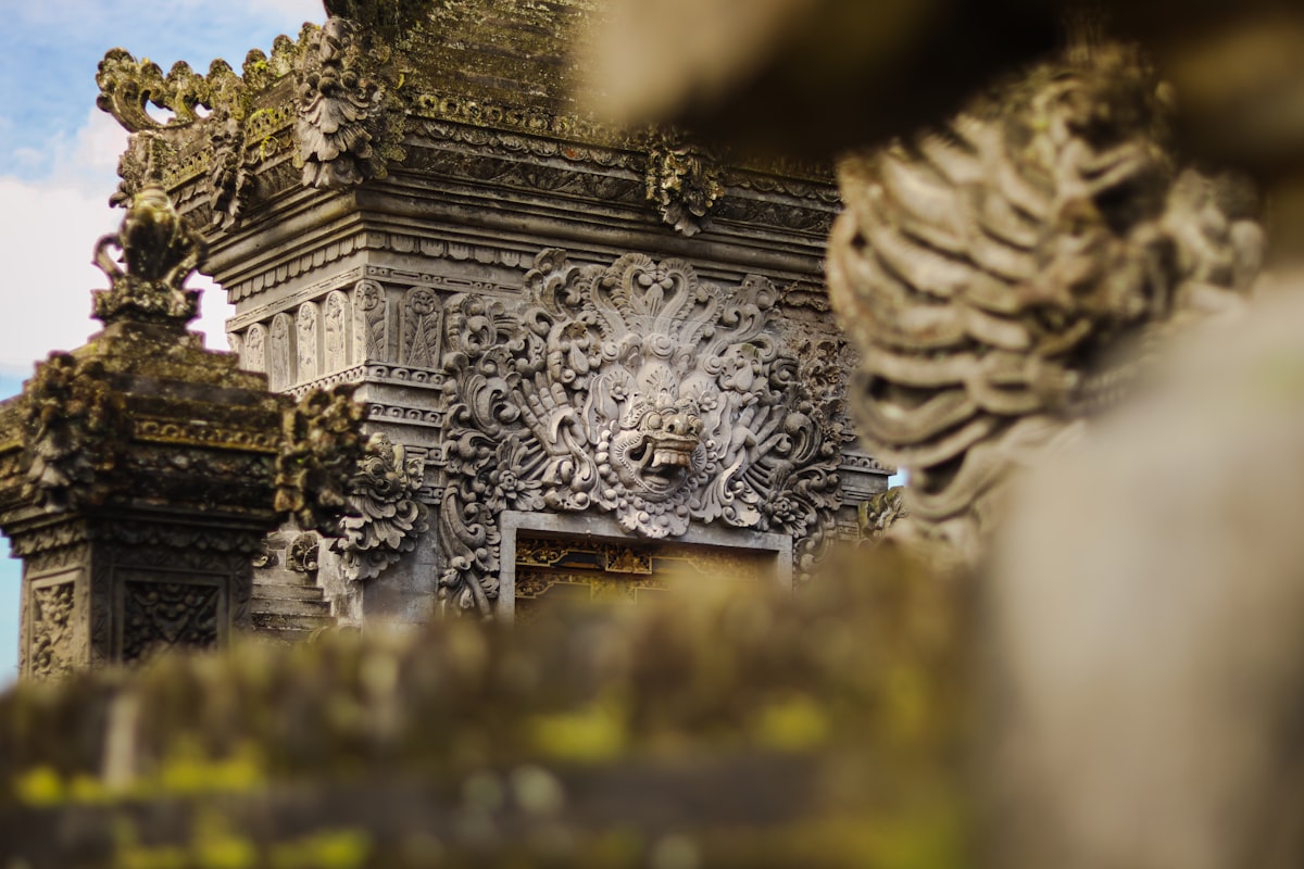 a close up of a clock tower with a sky in the background related to Bali Valence Clips