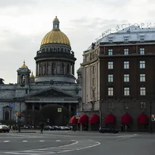a large building with a gold domed roof related to Experience the Ultimate Retreat in St Petersburg