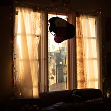 Beach cafe | instagram: @sairaphotography
https://www.instagram.com/p/Cd3g_eKJjP6/ related to Bay Window Valances