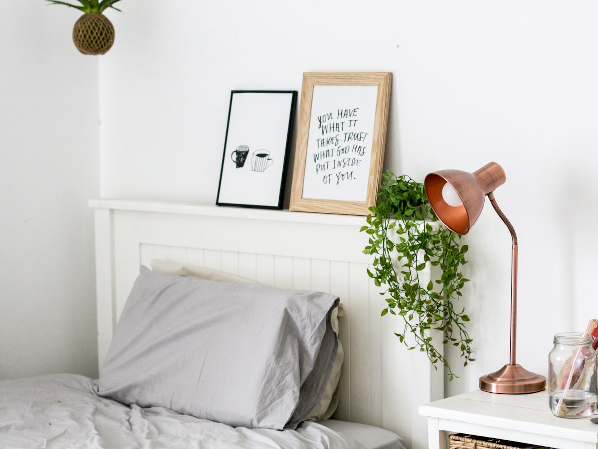 Bedroom Minimal related to Elevating Your Room with the Perfect Pattern for Valance