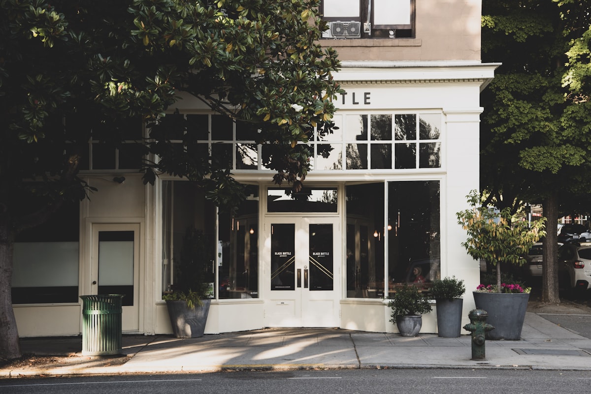 Black Bottle Gastrotavern in Seattle related to 10 Fresh Ways to Style Your Home with Paisley Valance Curtains