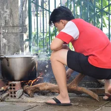 Cooking banh chung for Tet related to Outdoor Cooking Chiminea