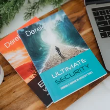 Covering a comprehensive range of Bible teaching topics, Derek Prince books are easy-to-read and absorb. Equip your faith and transform your world with a book to match your interest and needs. Featured title: Ultimate Security (New Zealand cover design) https://www.derekprince.com/books/ultimate-security related to The Ultimate Guide to Platform Canopy Beds