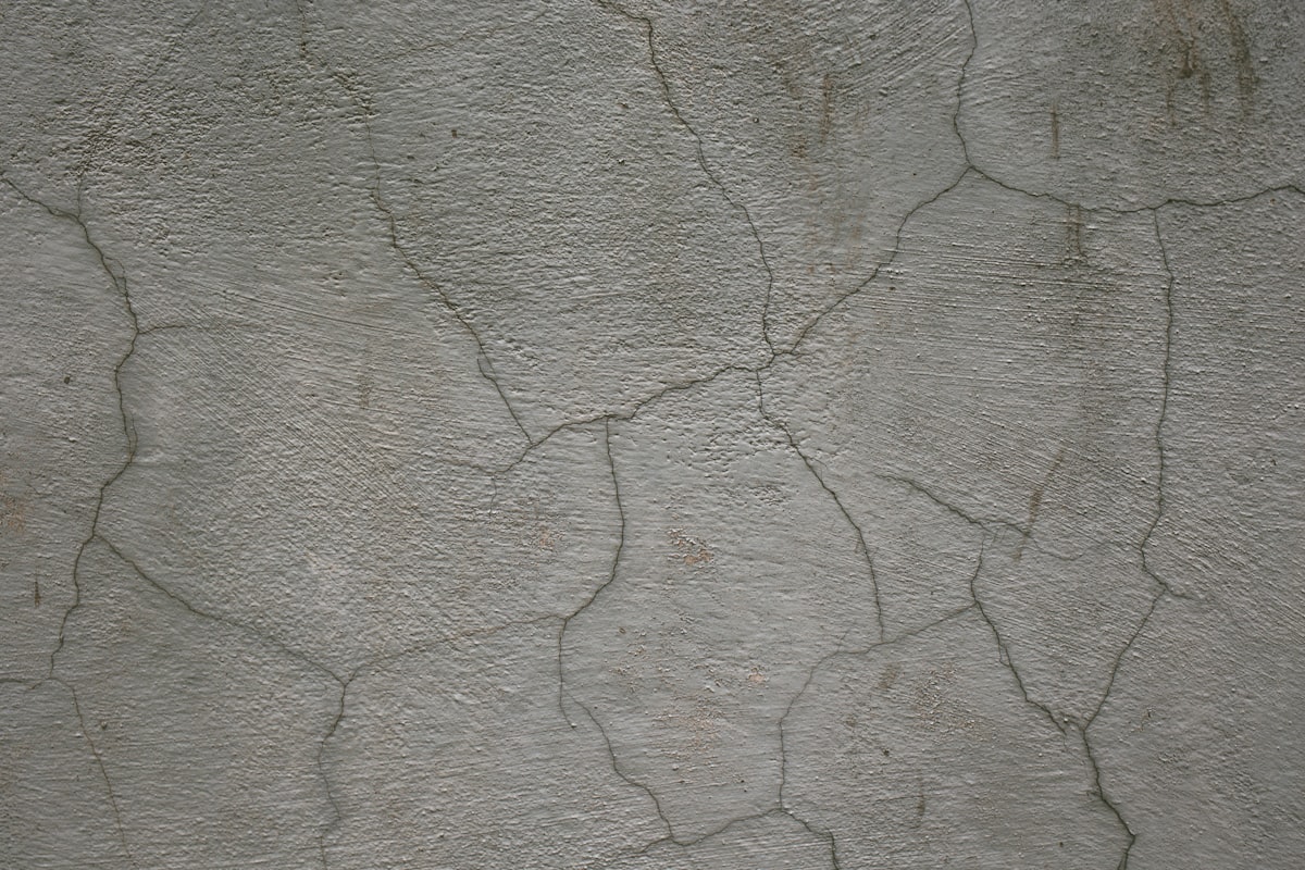 cracked wall related to How to Repair a Cracked Chiminea