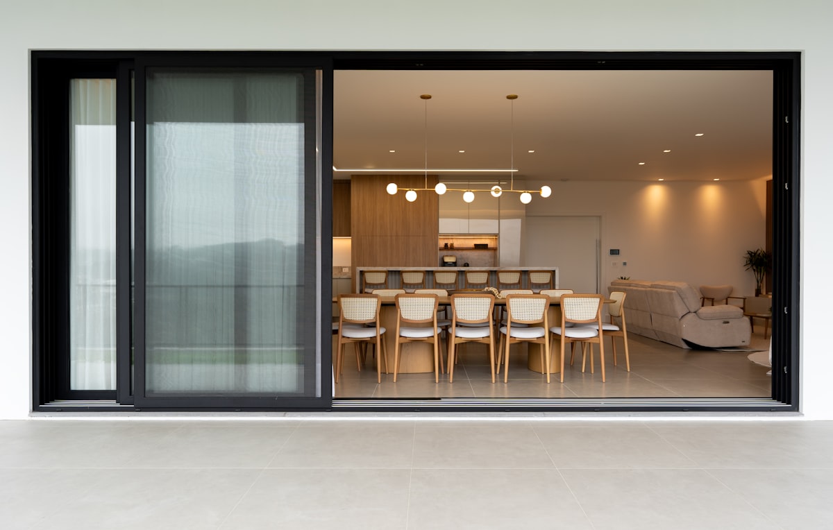 Fotografia para a Arquiteta Amanda Trevisol, por Atmos Visual, Caroline Badran. related to Revolutionizing Home Decor: The Elegance of Sideboard Sliding Doors