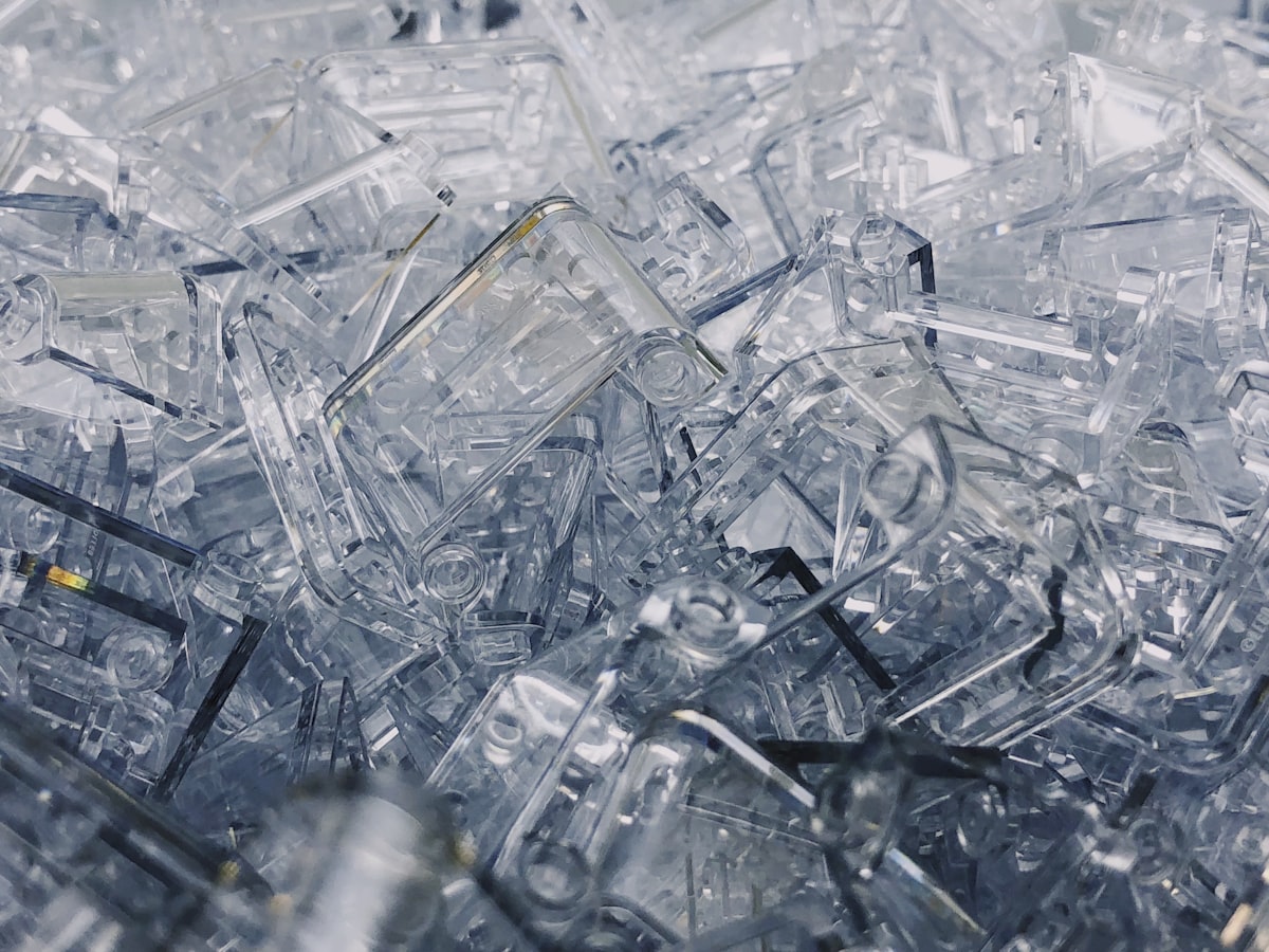 glass shard lot related to Clear Plastic Valance Clips