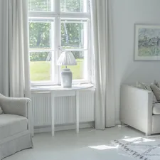 Habitación de hotel en Noormarkku, Pori. related to Cozy Country Interiors: Curtains, Valances, and Swags