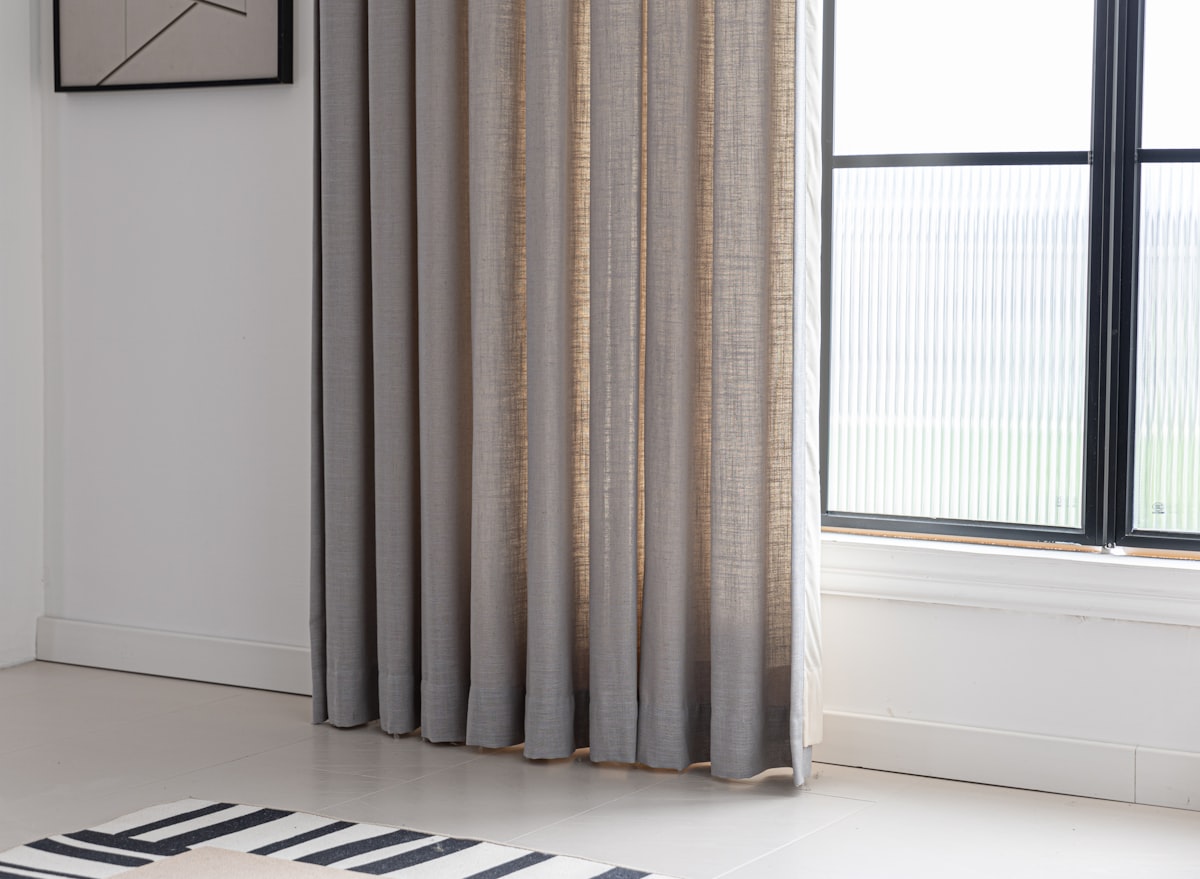 Infuse your home with a touch of modern bohemian style. EZcurtain Premium Esme Linen Blend Pleated Drapes , with their warm, earthy tone, provide a grounded and comfortable feel, serving as the perfect backdrop for a natural-modern aesthetic. Visit ezcurtain.com for more. Thanks for using our photos! If you include a link to our website: ezcurtain.com wherever you use it, it would be a huge help to us. For more photos, please contact collab@ezcurtain.com. related to Stunning Curtain Valance Ideas to Elevate Your Home Décor
