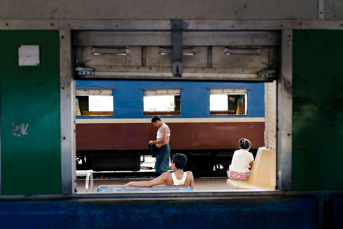 Instagram：billow926
business e-mail ：billow926@yeah.net related to Luxury and Comfort: Overnight Train Experiences