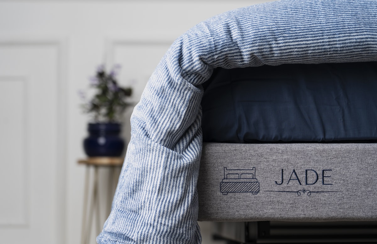 Jade adjustable bed related to Soft Comfort with Style: Cotton Coverlets and Quilts