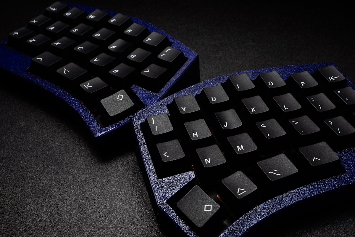 Keyboard: Caravelle-BLE (Deep Sea Blue) / Keycaps: Infinikey WoB Apple Font related to Sleek and Modern: Twin Platform Bed Walmart Options