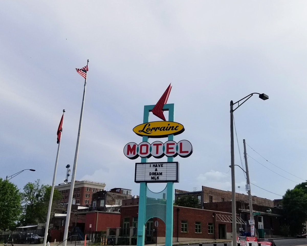 motel signage related to Discover the Charm of Bed and Breakfasts in Memphis, TN