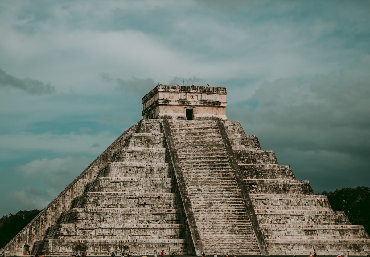 Pirámide related to The Ultimate Guide to Aztec Crib Bedding for Stylish Nurseries