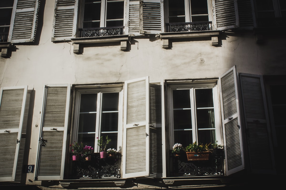 Saw these windows, imagine an early morning coffee whilst staring out of these wonderful windows and an amazing view of Paris! However, the beauty of it all is that from behind those windows, everyone can see you - but you can’t see anything. Let your imagination run wilde of what is behind those windows! related to Country French Valances: Elegant Window Treatments