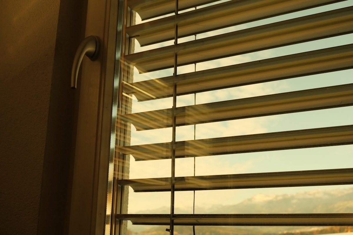 shades related to Affordable Window Treatments: Cheap Valance Curtains