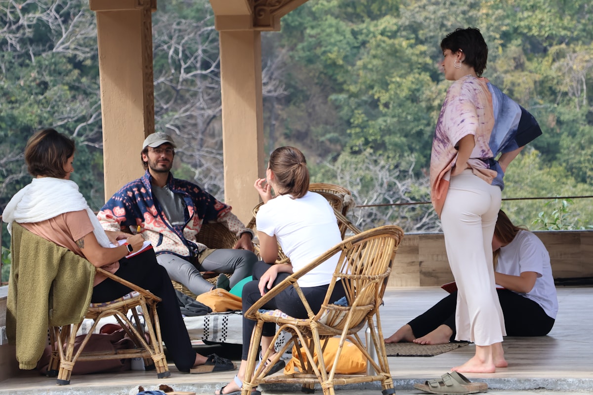 Students immersing themselves in the beauty of Rishikesh, surrounded by the Himalayas and the sacred Ganges River. A perfect blend of yoga, learning, and nature’s tranquility, offering peace, adventure, and spiritual growth. related to Charming Retreats for a Relaxing Getaway