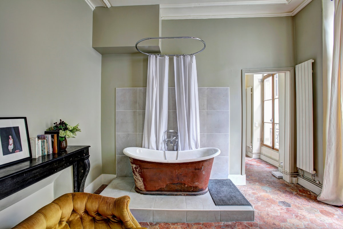 the parisian bath tub related to Bed Bath and Beyond Valances: A Comprehensive Guide