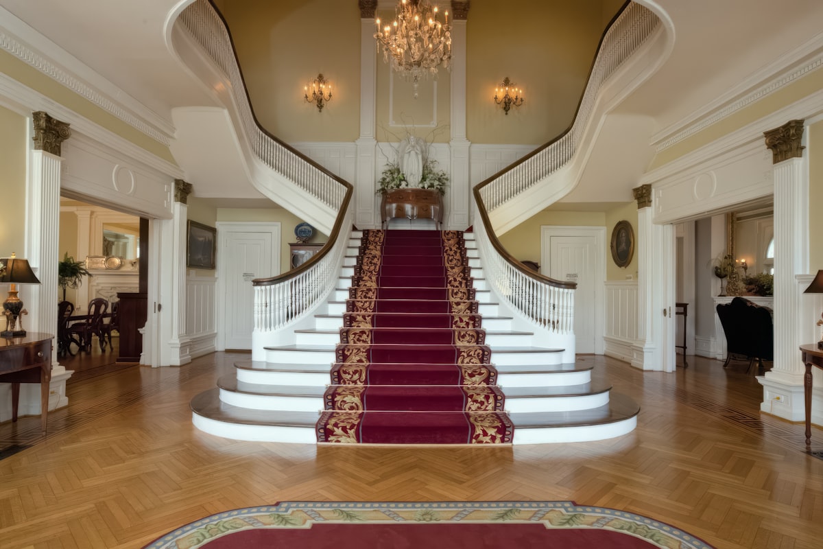 Title Governor's Mansion, Montgomery, Alabama Names Highsmith, Carol M., 1946-, photographer Created / Published 2010 February 22. https://www.loc.gov/item/2010637412/ related to Rug Runners for Entryways: Elevating the First Impression of Your Home