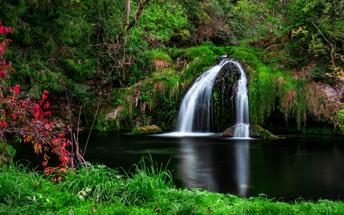 Wasserfall Veringendorf ♒ related to A Beginner's Guide to Sewing a Beautiful Waterfall Valance
