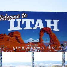 Welcome to Utah signage related to Discover Cozy Comfort: Utah Bed and Breakfasts